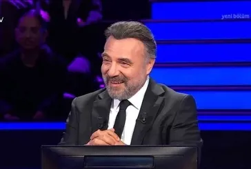 1959'dan günümüze kadarki Süper Lig tarihinde, Türkiye Cumhuriyeti'nin 50. ve 100. kuruluş yıl dönümlerinde şampiyon olan takım hangisidir?