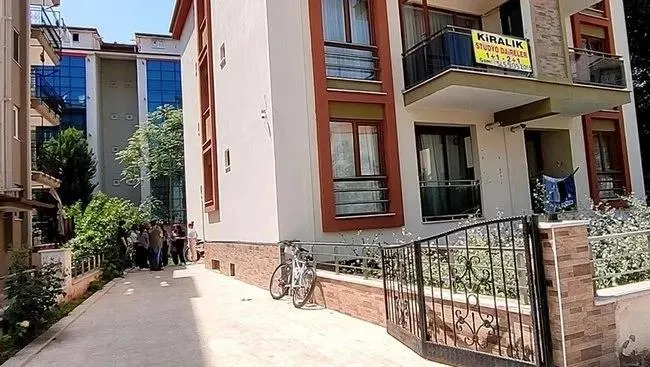 elektrikli-isitici-faciasi-dumandan-zehirlenerek-can-verdi-1714400471275.jpeg Bu hatayı yapmayın! Rutubeti temizlerken canından oldu! Denizli'de şaşkına çeviren elektrikli soba faciası!-1