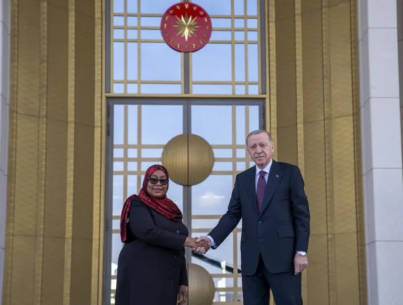 baskan-erdogan-tanzanya-cumhurbaskani-samia-suluhu-hassani-kabul-etti-feto-varligini-sona-erdirecek-adimlar-ma-1713451195466.jpeg Tanzanya ile ticarette hedef 1 milyar dolar! Başkan Erdoğan'dan Batı'ya Gazze çağrısı: İran'a tek ses olanlar şimdi İsrail'e dur demeli-5