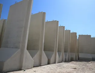 Sınıra beton blok sevkiyatı