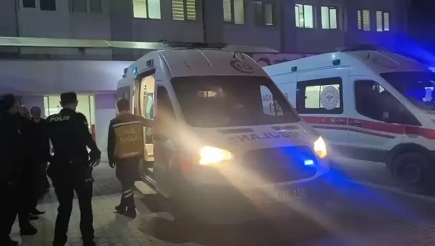 1792223213254.jpg Siirt’te tavuk dürüm paniği! Hastaneye başvuran sayısı 88’e yükseldi: İşletme sahibi gözaltında-4