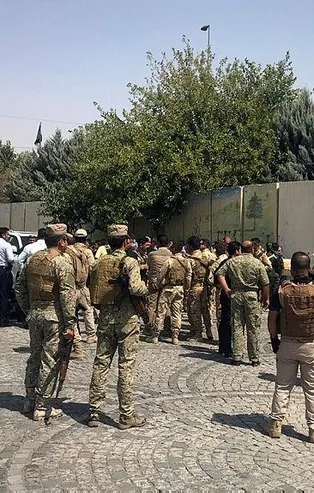 Erbil'de valilik binasına silahlı baskın!