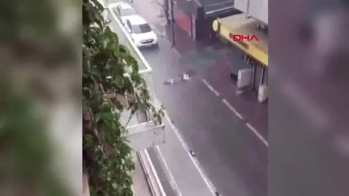 Konak'ta feci ölüm! İzmir'de elektrik akımına kapılan 2 genç öldü! | Acı olaydan geriye kalan görüntüler!