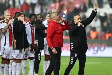 Samsunspor, Antalyaspor'u 2-0 mağlup etti! Lider Galatasaray ile puan farkı 3'e düştü