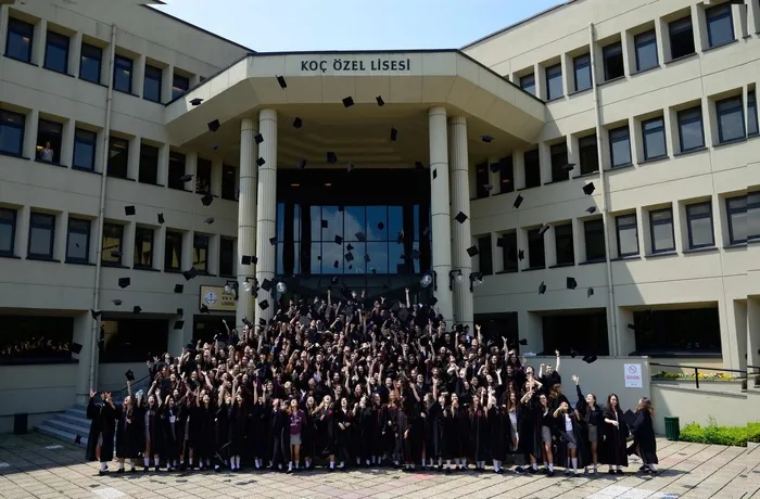 kadikoyde-ogrenci-servisini-kaciran-supheli-yakalandi-sorgusu-suruyor-1704434647668.jpeg Kadıköy'de öğrenci servisini kaçırmıştı! O şüpheli tutuklandı-7