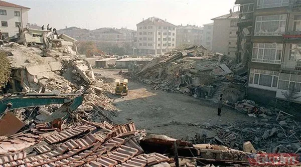 Düzce'de devlet vatandaşları yalnız bırakmadı! Akıllara 1999 yılındaki yıkım geldi - 12