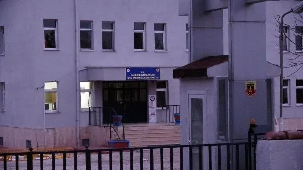 SON DAKİKA: Türkiye böyle vahşet görmedi! Bir aylık bebeğini bıçaklayıp sobaya atıp yaktı-6