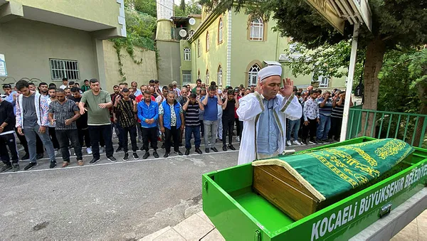 1654662944117.jpg CHP'li İzmit Belediyesi'nin ihmali 3 yaşındaki Yakup'un canına mal oldu-6