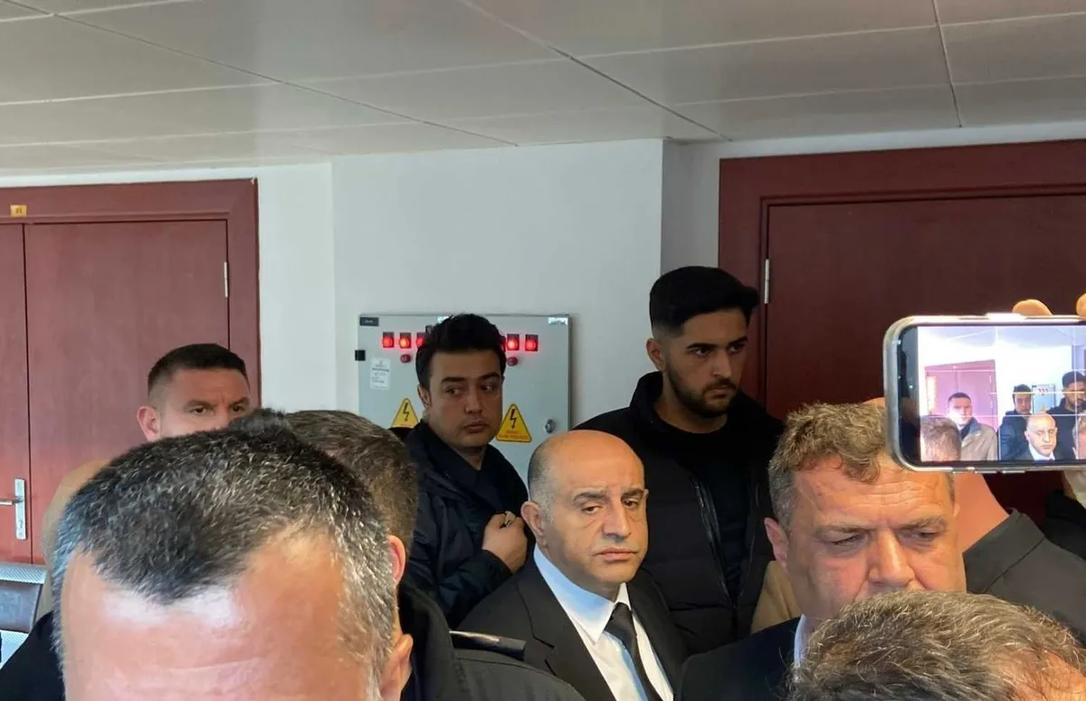 aziz-ihsan-aktas-ekosistemi-anlatti-yapinin-basinda-ekrem-imamoglu-var-paralar-otelde-ve-ozel-ofiste-teslim-ed-1787286839606.jpeg Aziz İhsan Aktaş "Ekosistemi" anlattı: Yapının başında Ekrem İmamoğlu var! "Paralar otelde ve özel ofiste teslim edilir"-3
