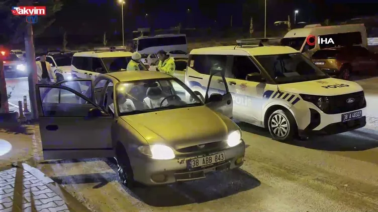 Yer: Kayseri! Uygulamada görevli polise çarpıp kaçtılar: 4 gözaltı