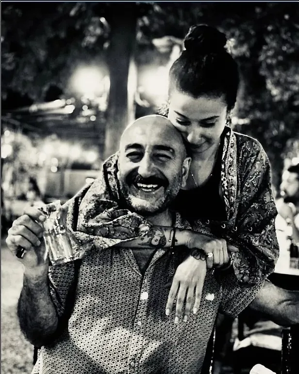 melike-sahinin-esi-kim-melike-sahin-evli-mi-esi-sedat-kim-kac-yasinda-nereli-ne-is-yapiyor-melike-sahin-ile-es-1667226723677.jpeg MELİKE ŞAHİN SEVGİLİSİ EŞİ KİM? Melike Şahin evli mi, eşi Sedat kim, kaç yaşında, nereli, ne iş yapıyor? Eşi arasında kaç yaş fark var?-3
