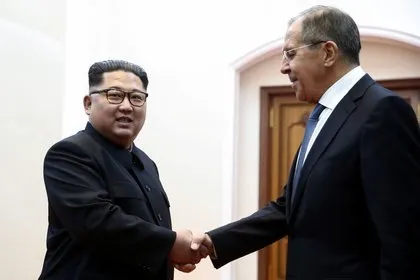 Kim Jong Un ile Sergey Lavrov bir araya geldi