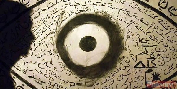 1- Deccal kendini ilk önce peygamber ilan edecek Kaynak: İbn Mace, Sünen, hadis no: 4077; İbn Kesir, el-Fiten ve'l-Melahim, 1/32.