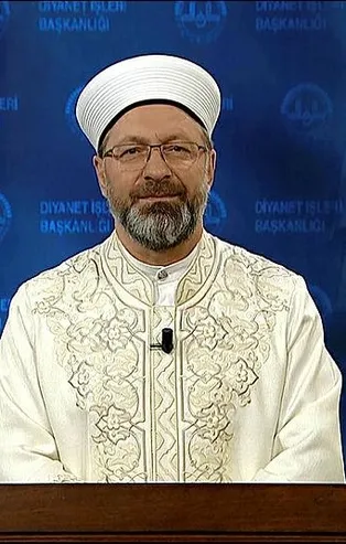 Cemaatle ibadete, Diyanet İşleri Başkanı Erbaş'ın Fatih Camisi'nde kıldıracağı cuma namazıyla başlanacak