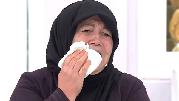 esra-erolda-olmaz-olsun-boyle-evlat-dedirten-olay-oglum-beni-kendi-evimden-kovdu-diyen-acili-annenin-hikayesi-yurek-dagladi-1641833625086.jpg Esra Erol’da ‘Olmaz olsun böyle evlat’ dedirten olay! ‘Oğlum beni kendi evimden kovdu’ diyen acılı annenin hikayesi yürek dağladı-7