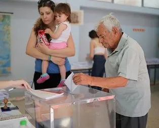 Yunanistan’da halk sandık başında