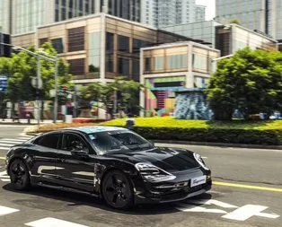 Porsche Taycan ilk kez göründü