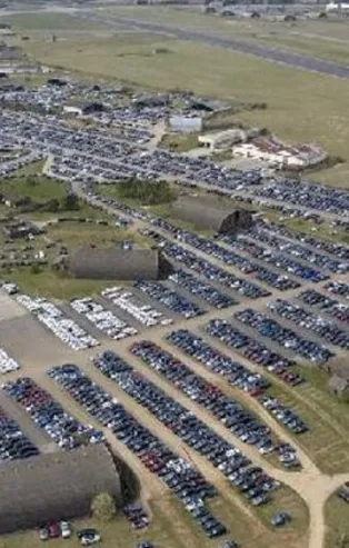 İngiltere'de iflasın fotoğrafı! Milyonluk hava üssü otopark oldu