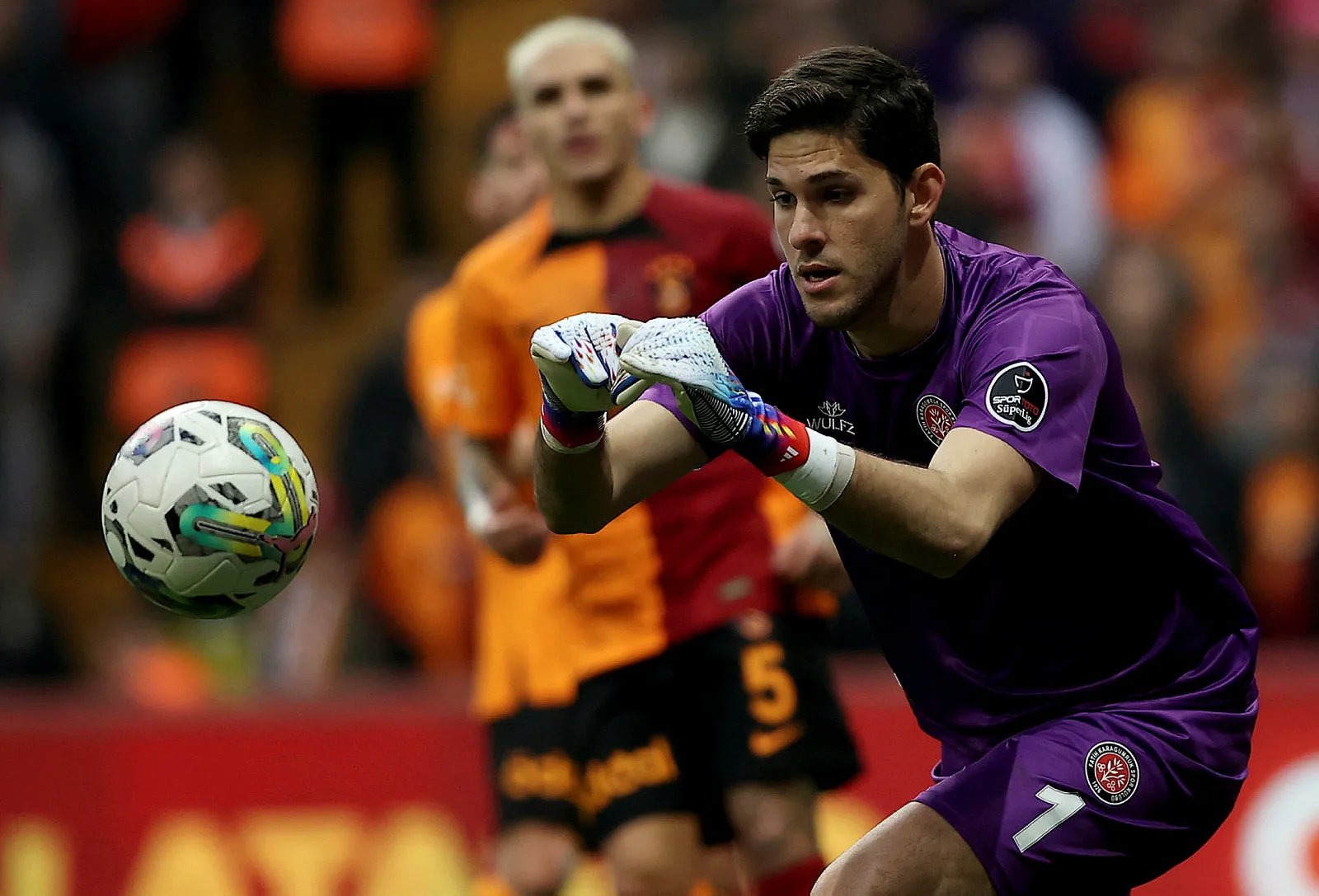 Galatasaray'da 12 numaraya tanıdık isim! Muslera'nın yedeği olacak - 12