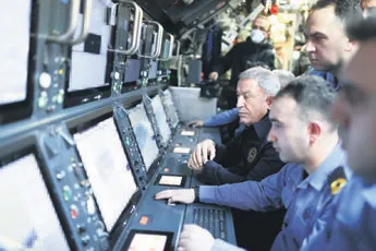 milli-savunma-bakani-akar-tcg-preveze-denizaltisinda-onemli-aciklamalarda-bulundu-artik-uc-kita-etki-alanimiz-1648000625990.jpg Milli Savunma Bakanı Hulusi Akar TCG Preveze denizaltısında AKYA'nın atışını gerçekleştirip açıklamalarda bulundu-3