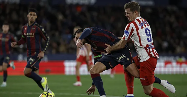 Alexander Sörloth korkuttu! Çarpışma sonrası hastaneye kaldırıldı