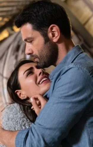 Kimse Bilmez 19. bölüm izle | Köksal silahlı saldırıda ağır yaralanıyor!