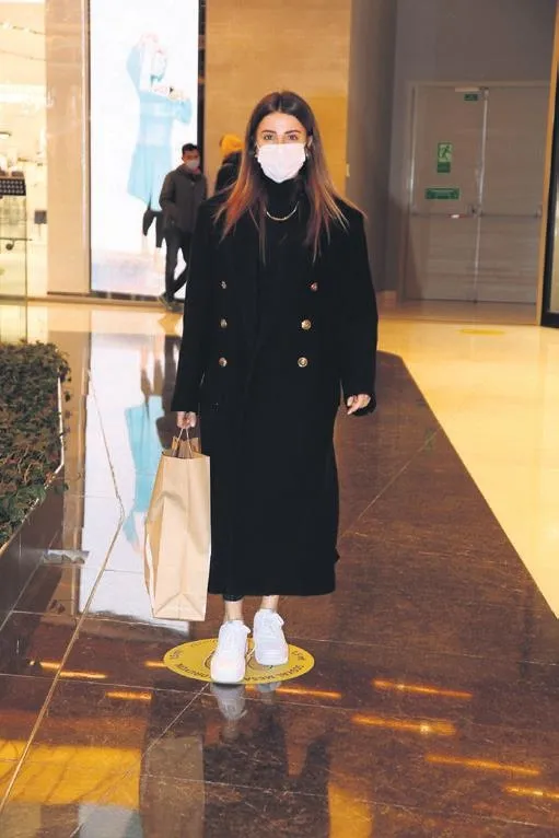 Aslıhan Karalar'ın annesi Nuray Hanım görenleri şaşırttı-11