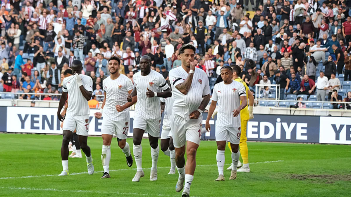 Süper Lig'de ilk zafer! Hatayspor Gaziantep FK'yı 3-1 yendi
