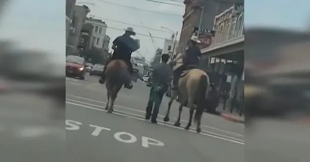 Son dakika: ABD’de siyahi vatandaş atlı polislerin kendisini ‘köle’ gibi gezdirdiği iddiasıyla 1 milyon dolarlık dava açtı-2