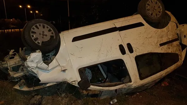 samsunda-hafif-ticari-arac-takla-atti-2-olu-3-yarali-1659073953839.jpg Samsun'da hafif ticari araç takla attı: 2 ölü 3 yaralı-5