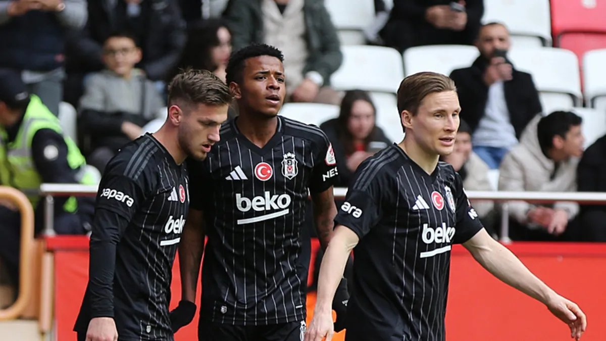Lider Kartal çeyrek finalde! Antalyaspor - Beşiktaş: 1-2 | MAÇ SONUCU