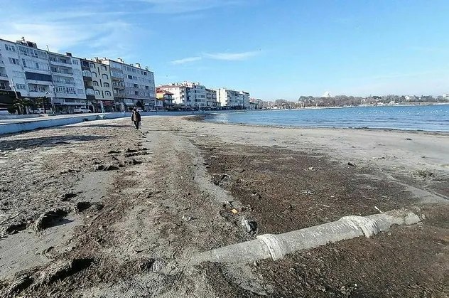 Tekirdağ'da deniz 30 metre çekildi