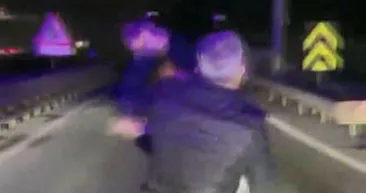 İstanbullu bunu da gördü! İETT şoförü ambulans sürücüsünü tekme tokat dövdü!