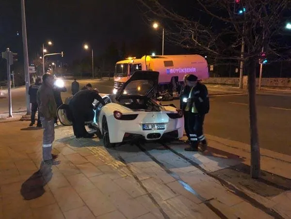 Ankara'daki kazaya karışan lüks otomobilin sürücüsü her yerde aranıyor!-3