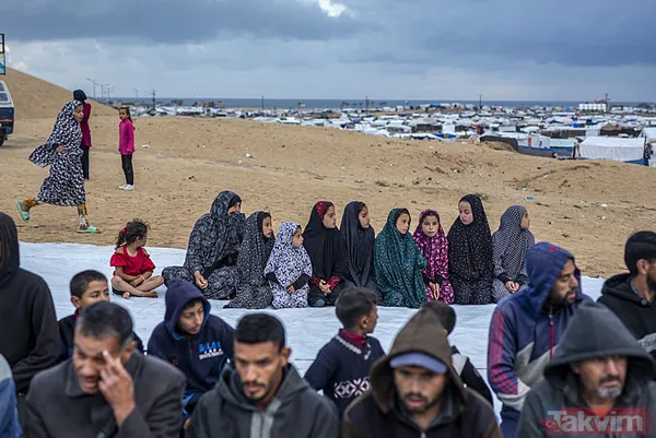 Gazze’de buruk bayram! Refah, Deyr El Balah, Cibaliye… Filistinliler bombardıman altında bayramı kutluyor - 16