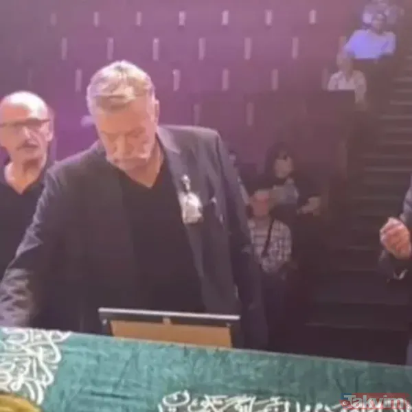 Ahu Tuğba’nın kızı Anjelik Calvin'den duygusal sözler: Allah'tan geldik Allah'a gideceğiz | Annem bana ilk Ayet-el Kürsi'yi öğretti - 11