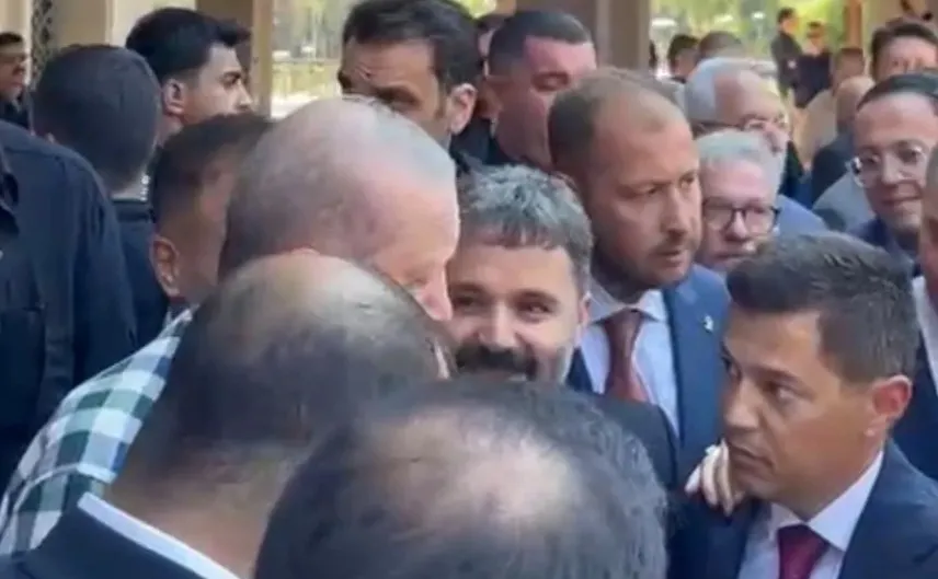 1787335959825.jpeg Başkan Erdoğan Marmaris'te vatandaşlarla buluştu: CHP'li Başkan Ünlü ile dikkat çeken "Kapımız açık" diyaloğu-3