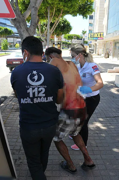 sirtina-sapli-bicakla-almanyadaki-ablasini-aratti-yer-antalya-1623062043445.jpg Sırtına saplı bıçakla Almanya'daki ablasını arattı! Yer: Antalya-4