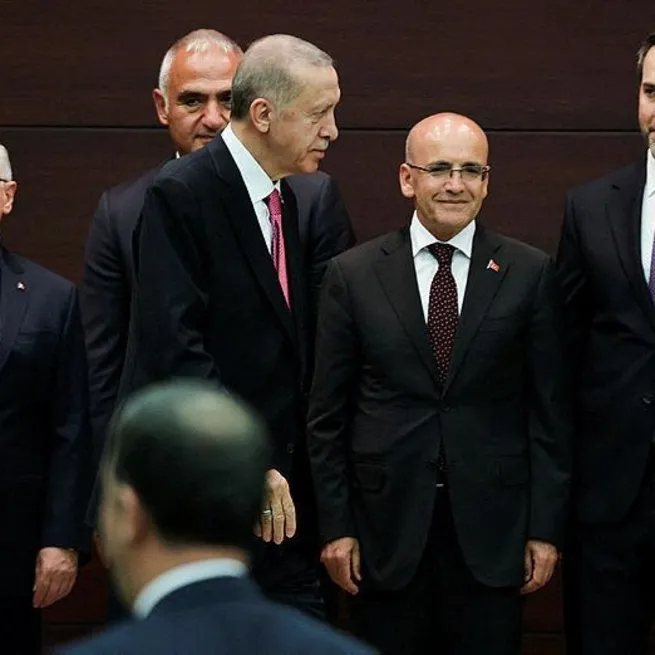 Başkan Erdoğan yeni kabineyi açıkladı! Hazine ve Maliye Bakanlığına Mehmet Şimşek atandı