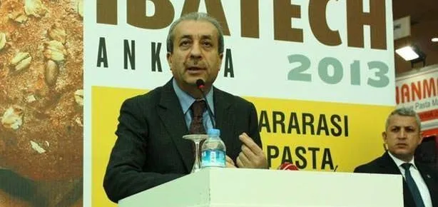 Ekmek diye şeker yiyoruz.