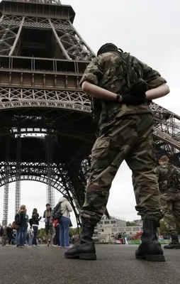 Paris'te yılbaşı OHAL'i