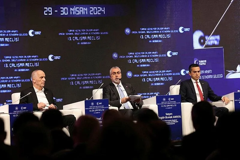 Çalışma Meclisi toplandı! Asgari ücret, emekli maaşı, kıdem tazminatı masada! Bakan Işıkhan'dan açıklama-3