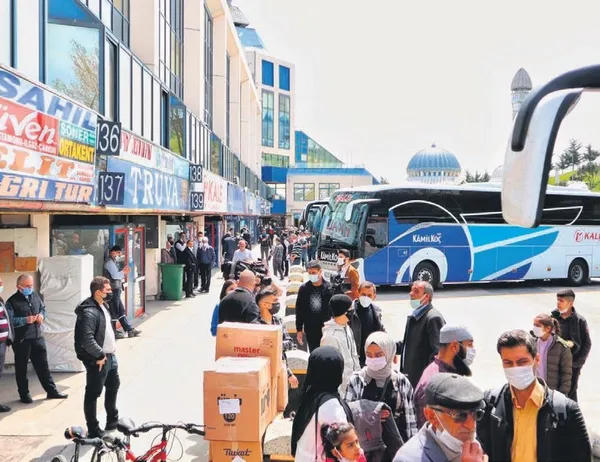 Türkiye 17 günlük kapanmaya giriyor: Otobüs-uçak biletleri adeta kapışıldı, fiyatlar da arttı-3