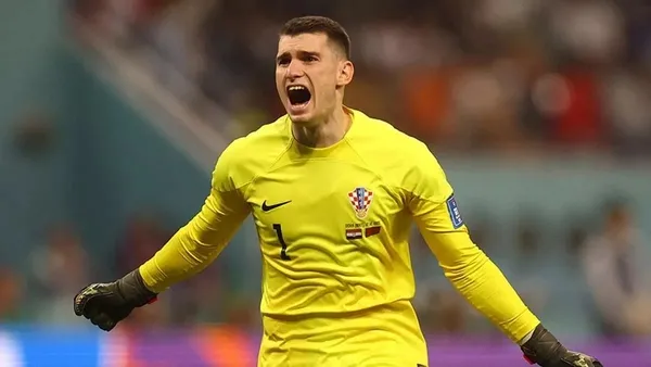 fenerbahce-1-numarali-altin-eldivenine-kavusuyor-sari-lacivertliler-hirvat-kaleci-dinamo-zagreb-icin-geri-sayi-1692052288084.jpeg Fenerbahçe 1 numaralı altın eldivenine kavuşuyor! Sarı-Lacivertliler Hırvat kaleci Livakovic için geri sayıma geçti-4