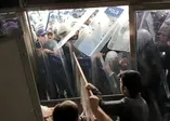 HDP'li vekillerden polise sıcak su ve cam bardaklı saldırı! |Video