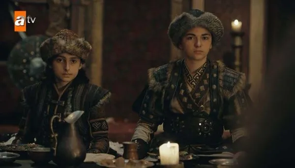 kurulus-osmana-damga-vuran-sahne-orhan-ve-alaeddin-holofirayi-yarhisar-tekfurunun-askerlerinden-kurtardi-1649879798245.jpg Kuruluş Osman’a damga vuran sahne: Orhan ve Alaeddin, Holofira’yı Yarhisar Tekfuru’nun askerlerinden kurtardı!-3