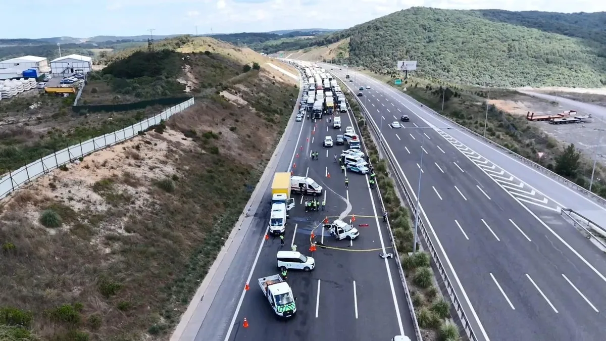 Kuzey Marmara Otoyolu'ndaki kazada 3 kardeş hayatını kaybetti: Kamyon şoförünün ilk ifadesi ortaya çıktı-6