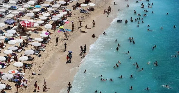 Turkuaz mavisi Kaputaş plajı 4 günde 25 bin ziyaretçi ağırladı