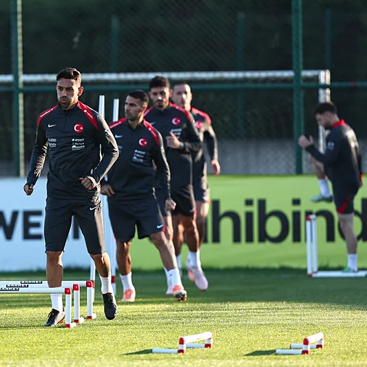 Milli takımda 3 futbolcu idmana çıkmadı