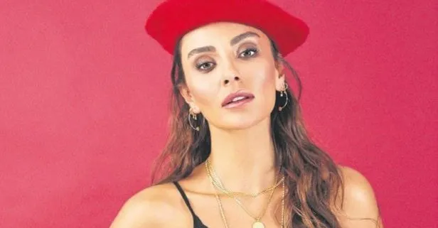 Güzel model Özge Ulusoy’un 1 milyon 400 bin kişinin takip ettiği Twitter hesabı, hack’lendi